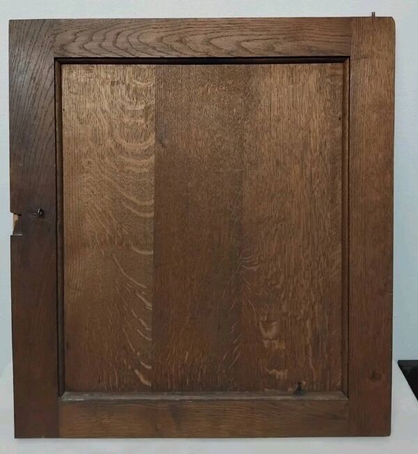 Paire d'anciennes portes en bois chêne sculpté