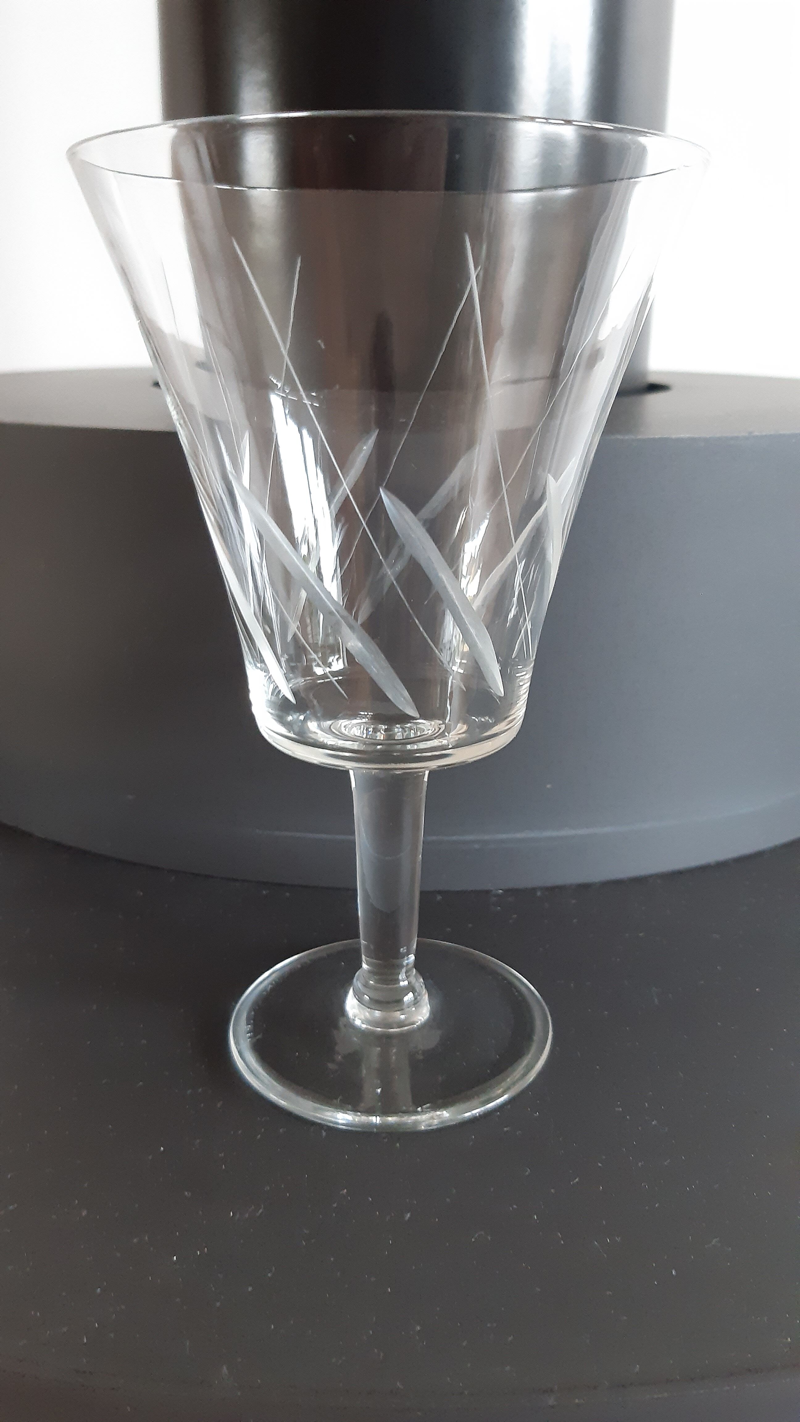 Set of 4 crystal wine glasses engraved 50-60s