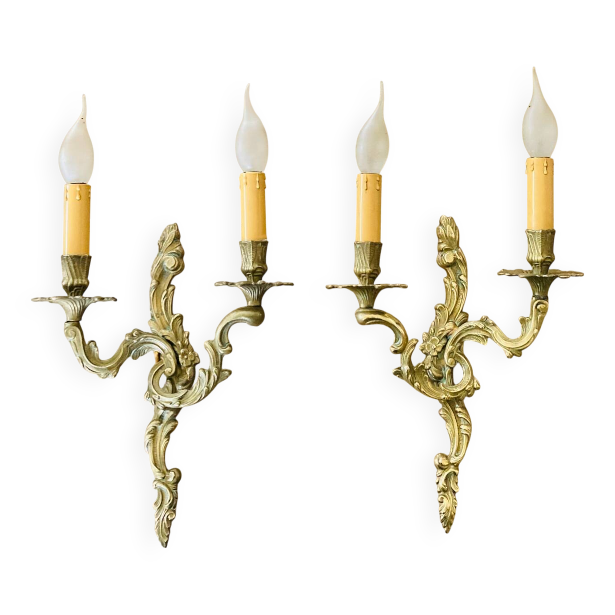 Louis XV style wall sconces in gilt bronze with undulating arms