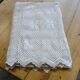 Dessus de lit / nappe / rideau ancien en crochet