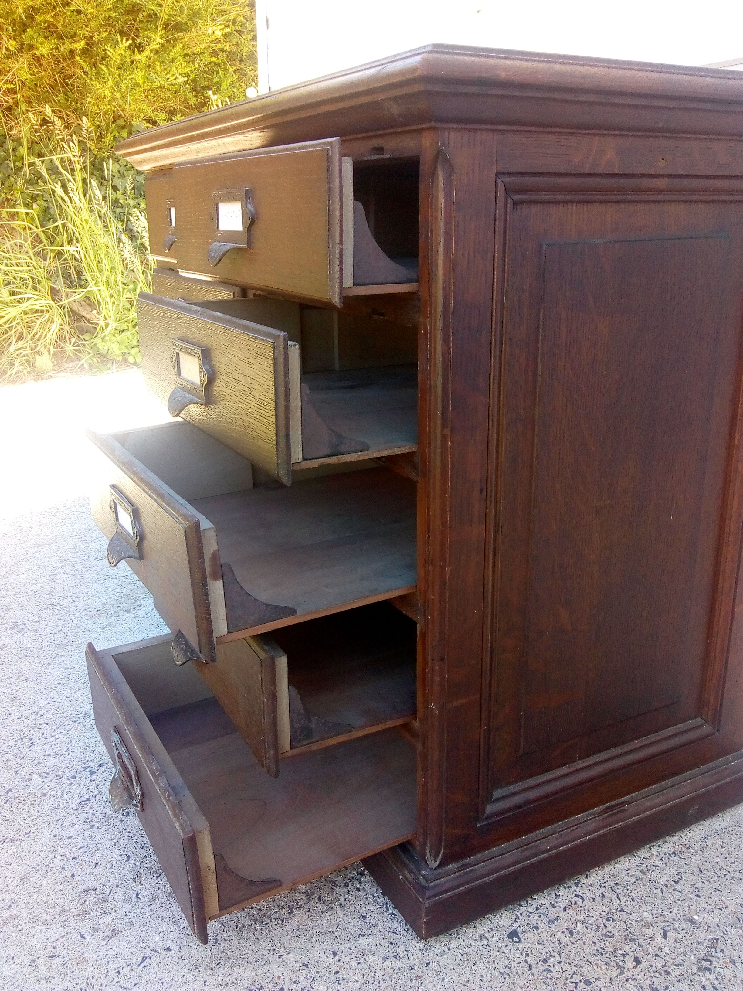 Beautiful furniture of craft a tiroirs