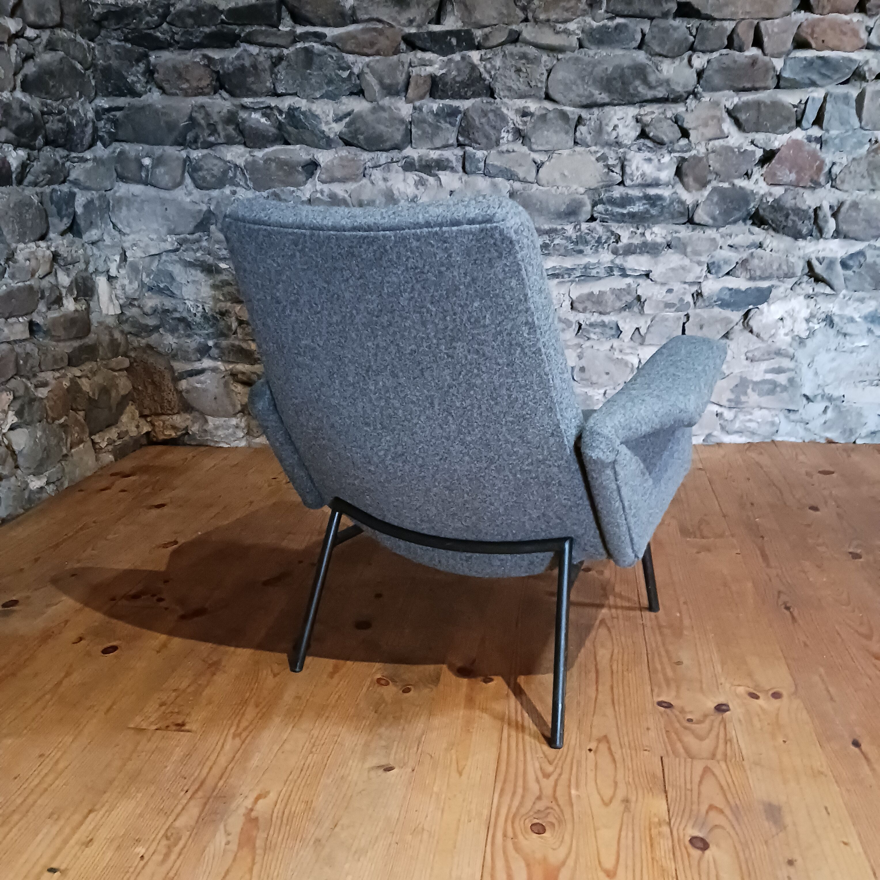 SK 660 armchair by Pierre Guariche