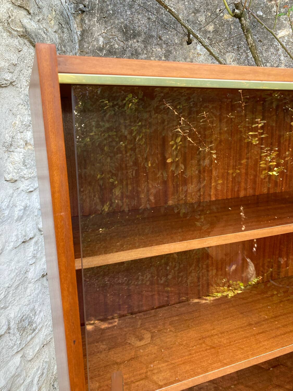 Vintage 1960s display cabinet.