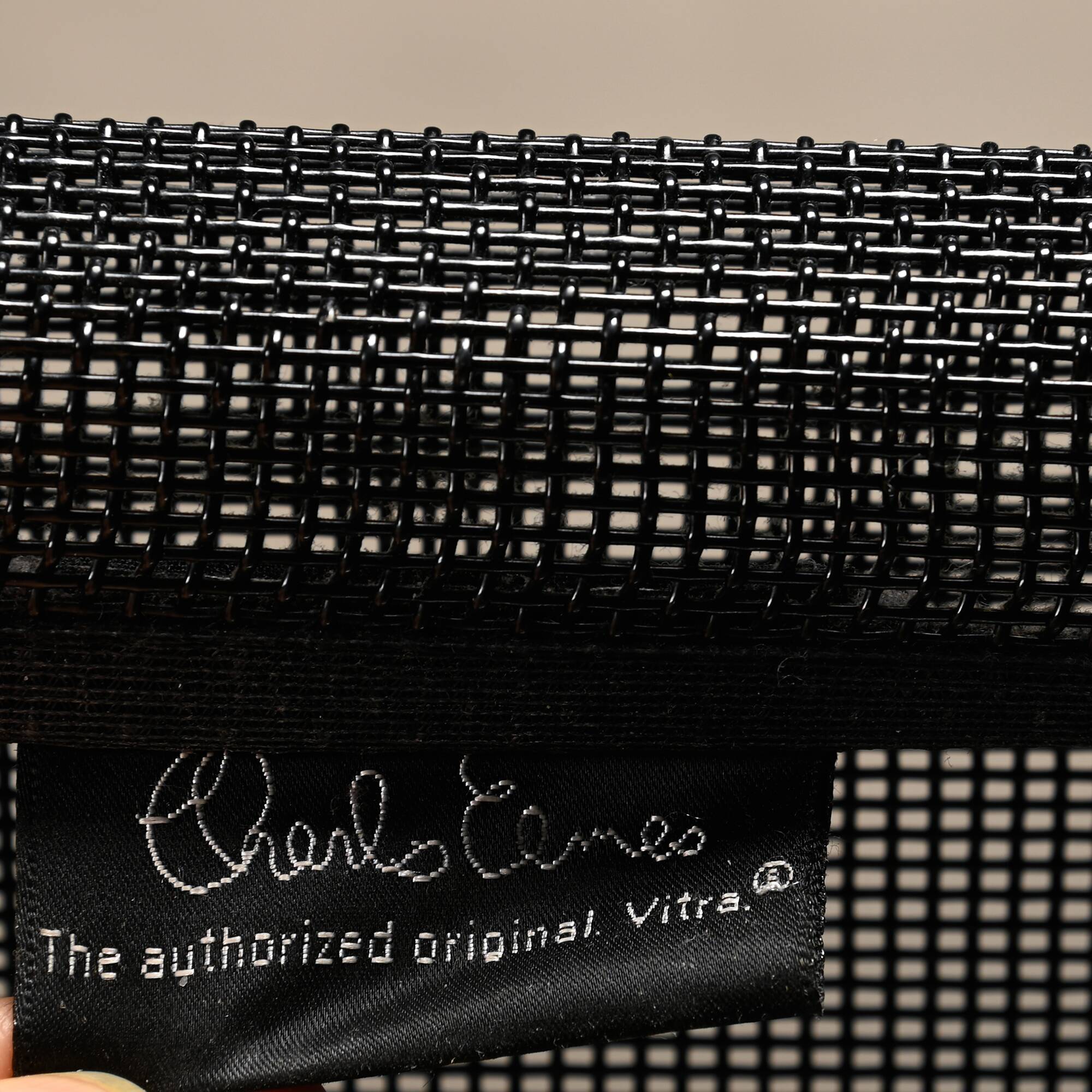 Eames Aluminum Group EA106 Dining Chairs in Black Netweave Mesh, Vitra