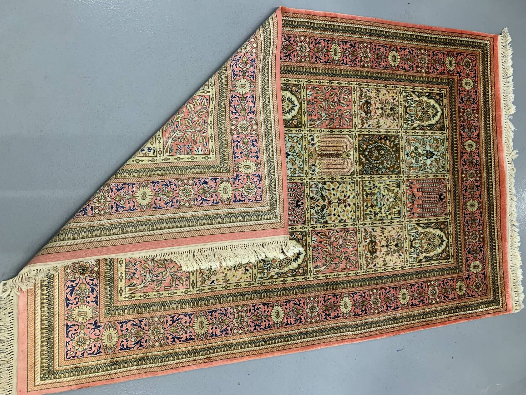 Oriental rug 100% silk hand-knotted – Bakhtiar box pattern 203x124 cm