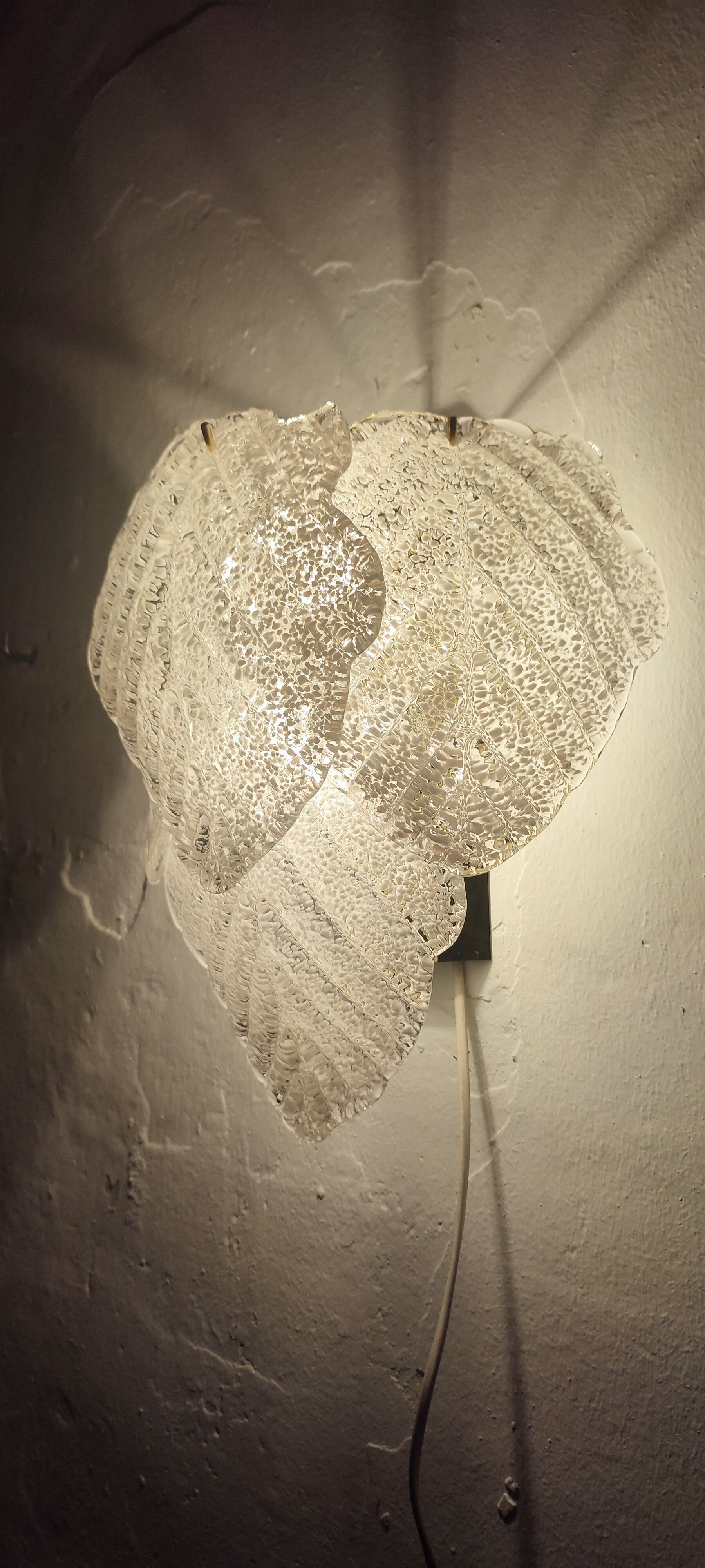 Wall sconce "Mazzega" with Murano glass leaves, Italy 1980