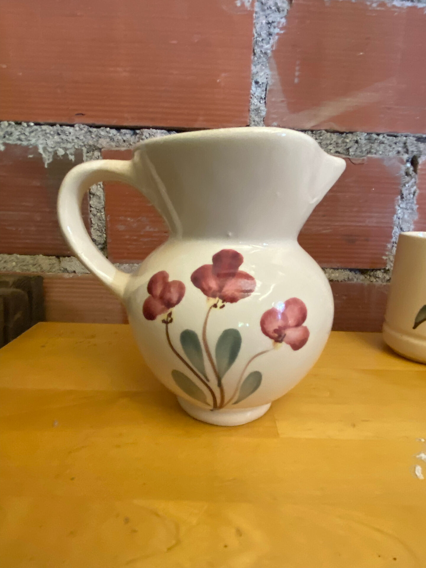 Old Service Juice Jug + 6 White Ceramic Glasses with Flower Wine Decor