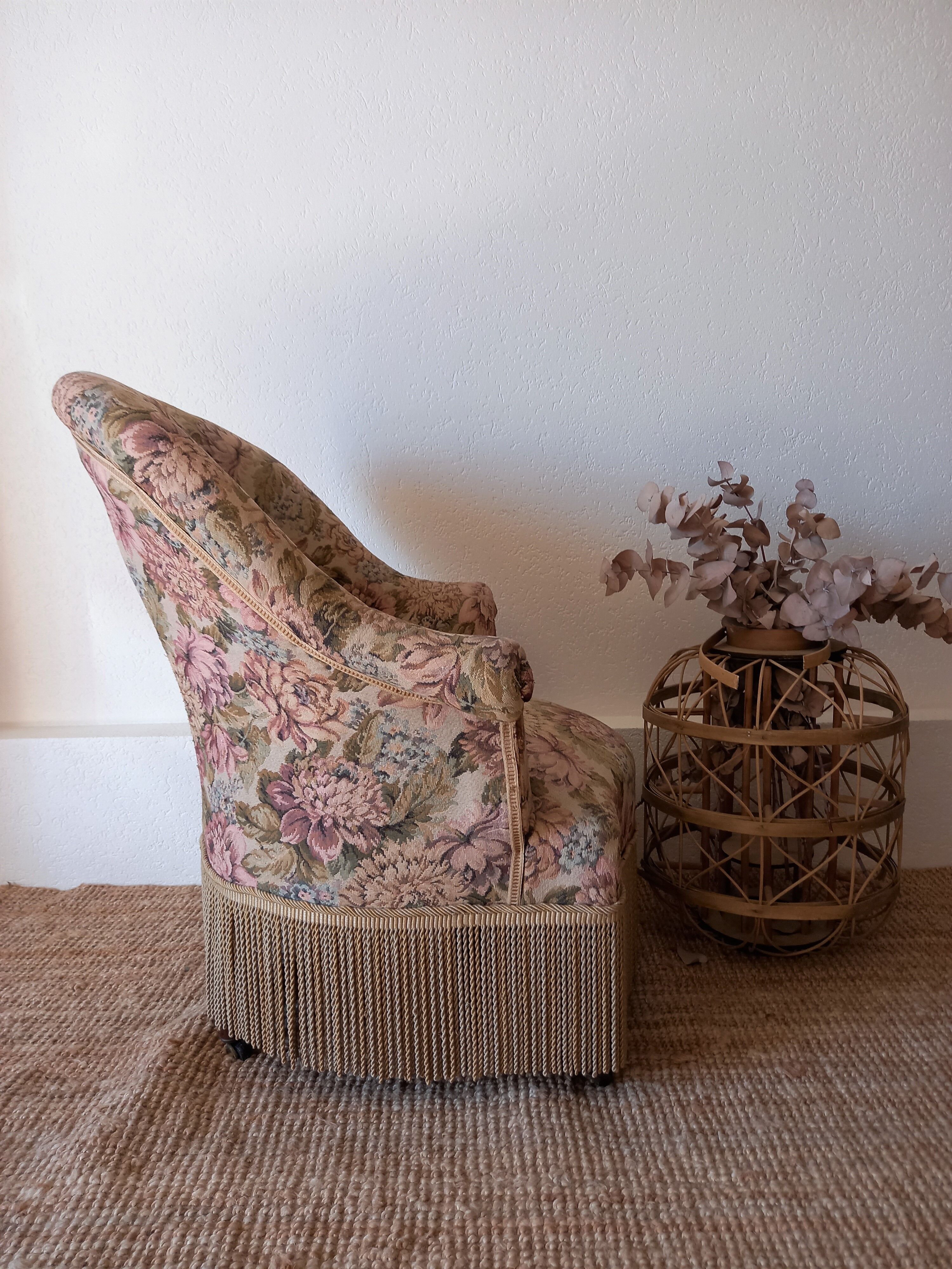 Toad armchair