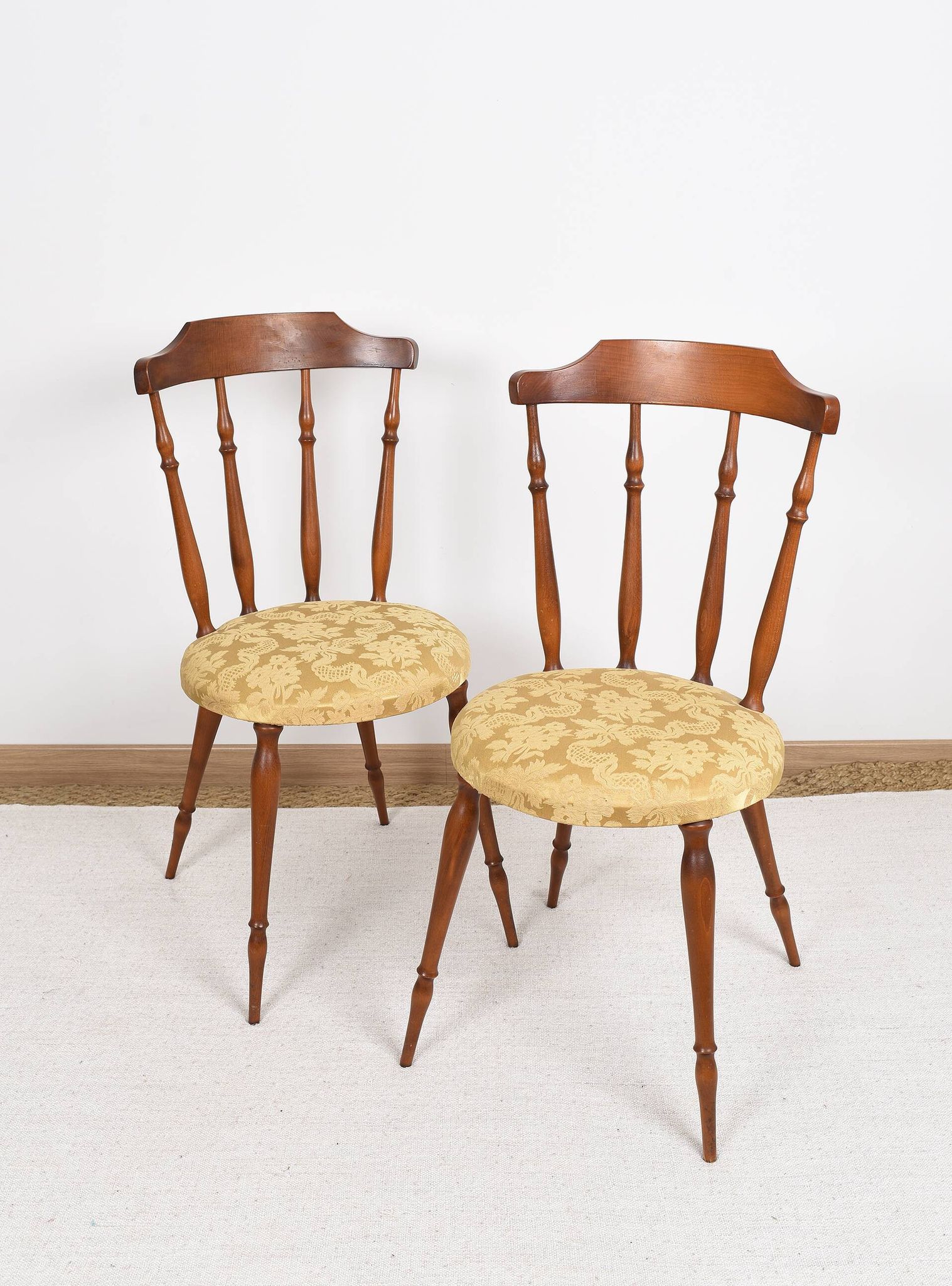 Pair of chairs in turned wood and fabric, vintage, dating from 1960.