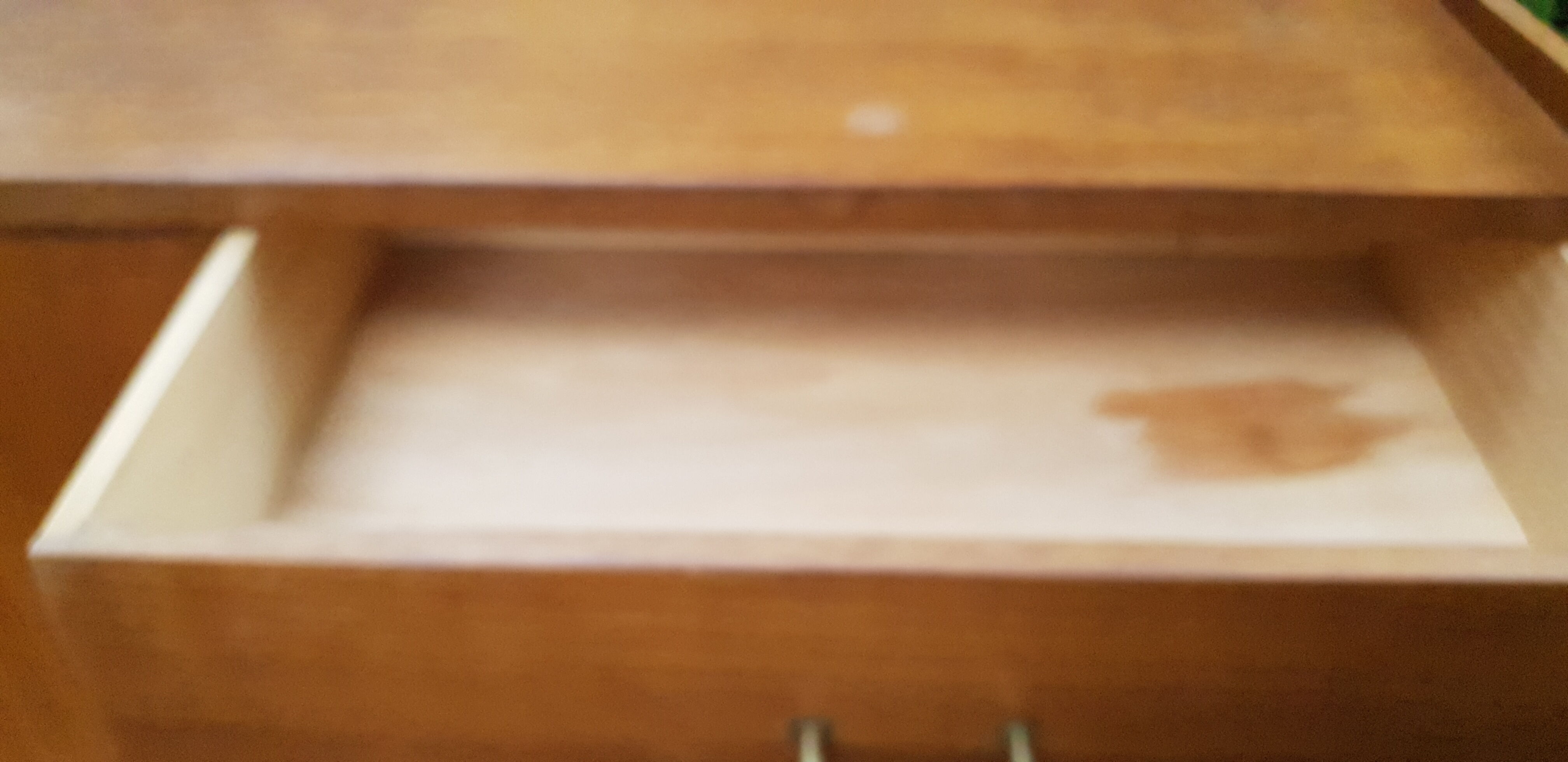 Chest of drawers four drawers a door