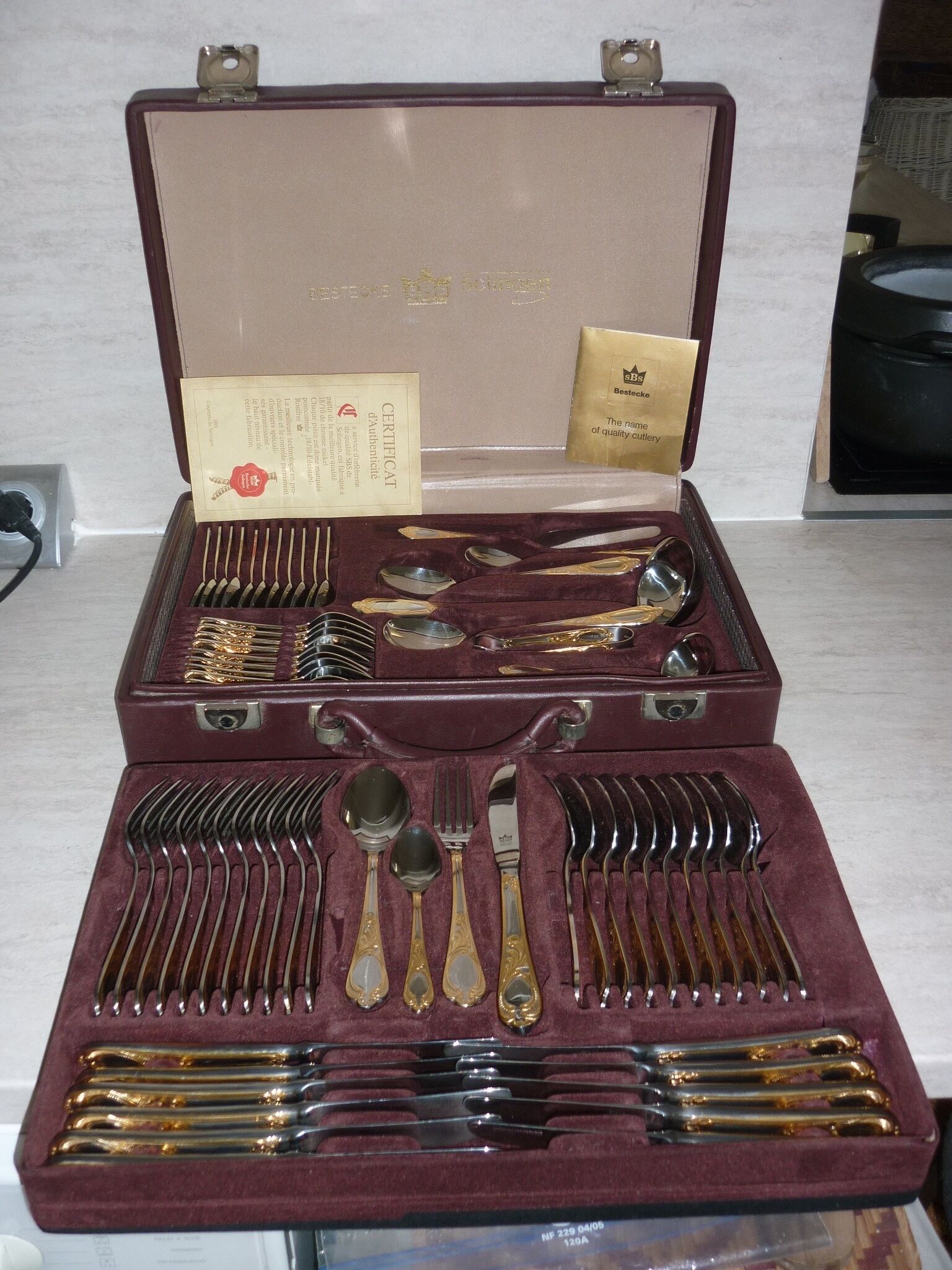 Besteke SBS Solingen housewives case in nickel chrome and gold gold