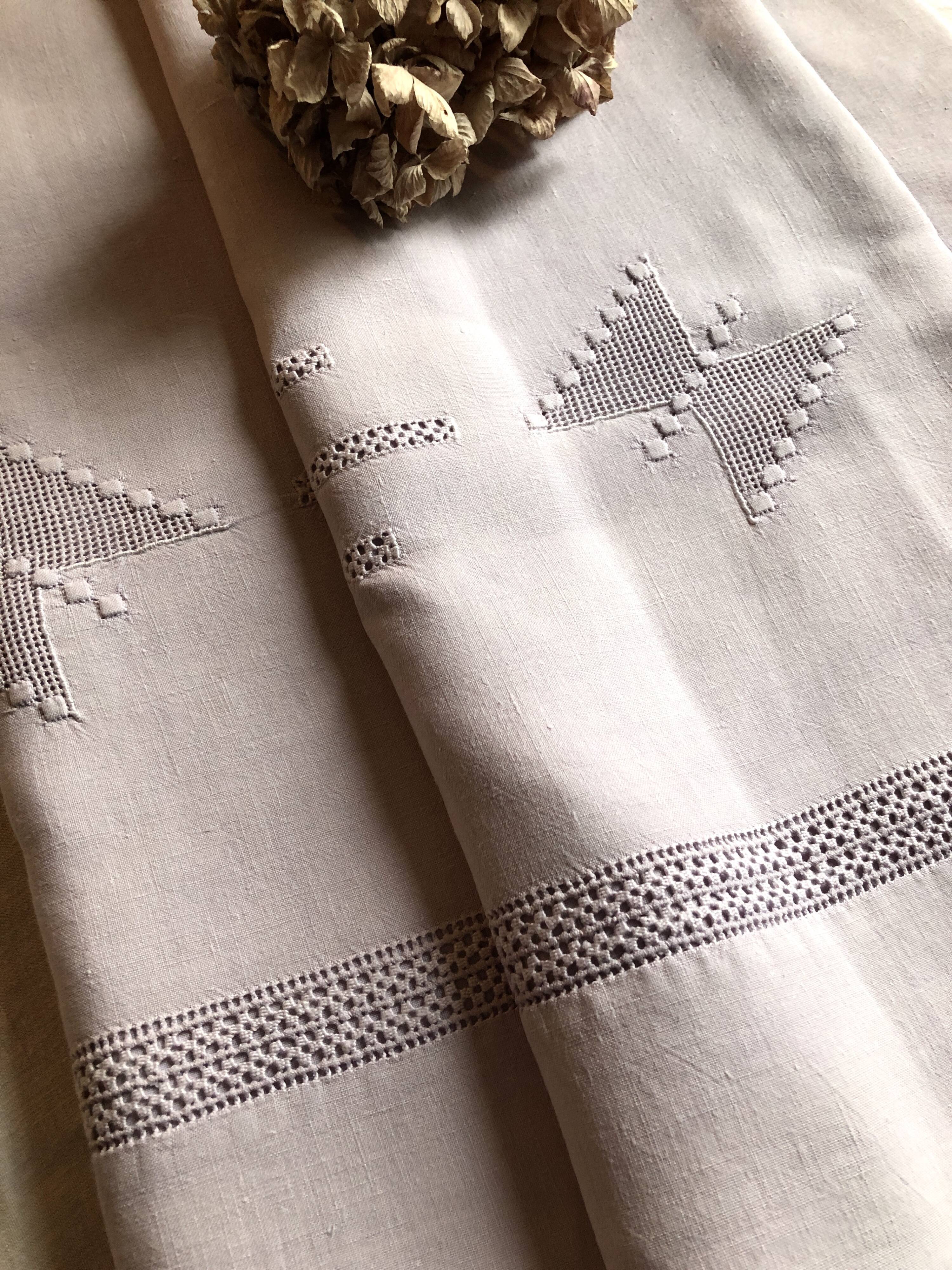 Antique sheet in pure linen tinted in mauve jacana