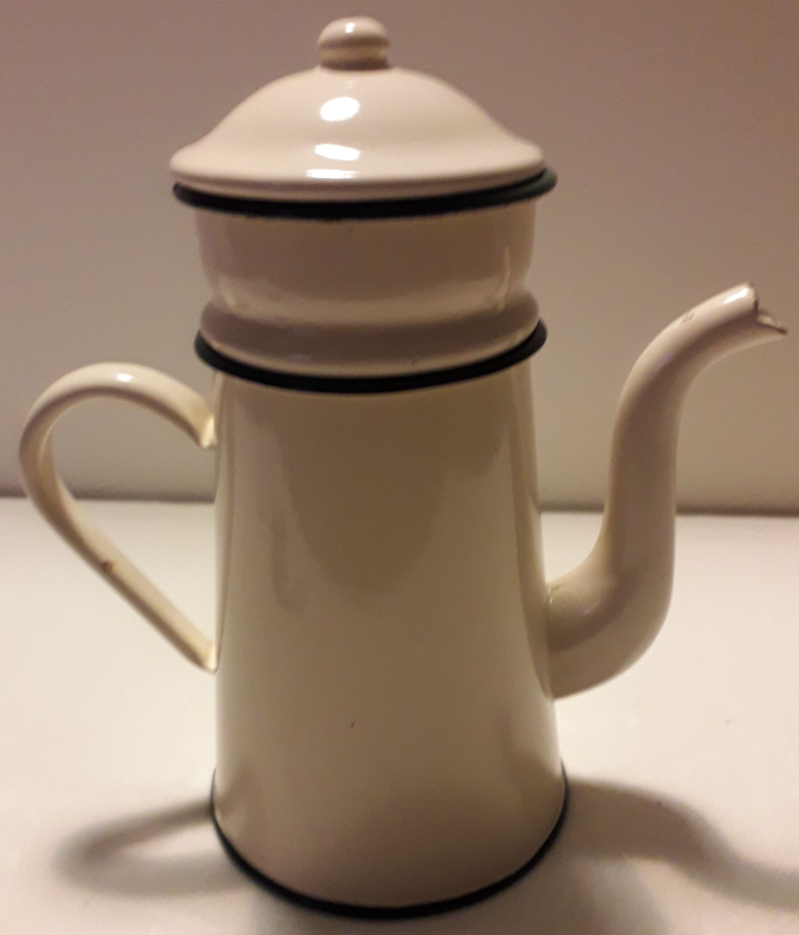 enamelled coffee maker ecru and green