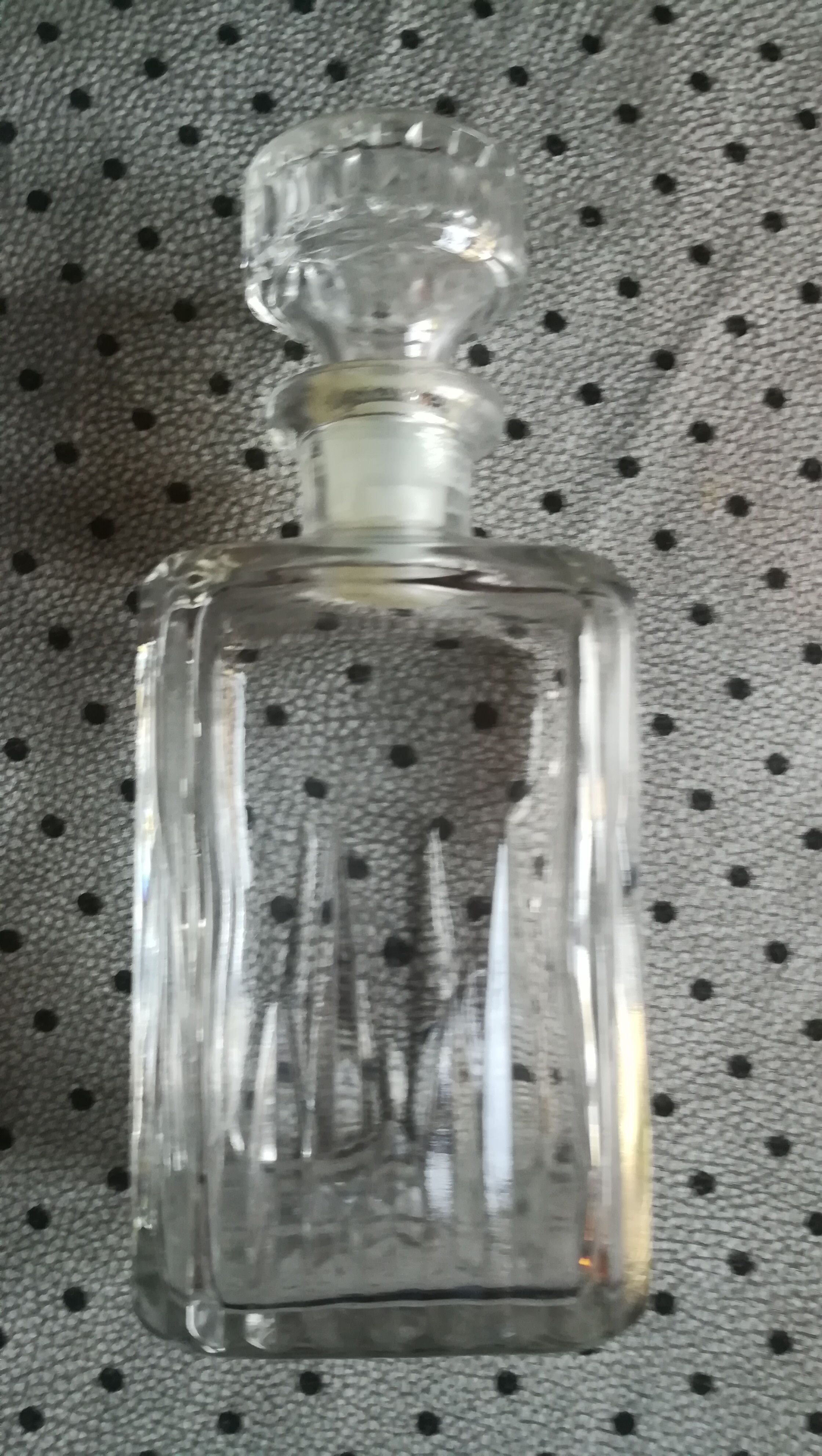 Glass carafe