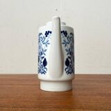 Teapot or coffee pot in German ceramic from the mid-century, Hamburg Form 20 series decor Blumenspiel by Lieselotte Kantner for Melitta, 1960s.