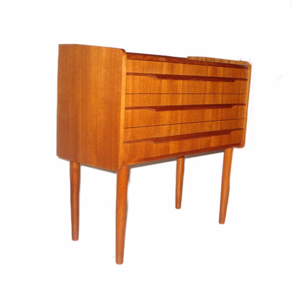 Furniture in teak with three drawers