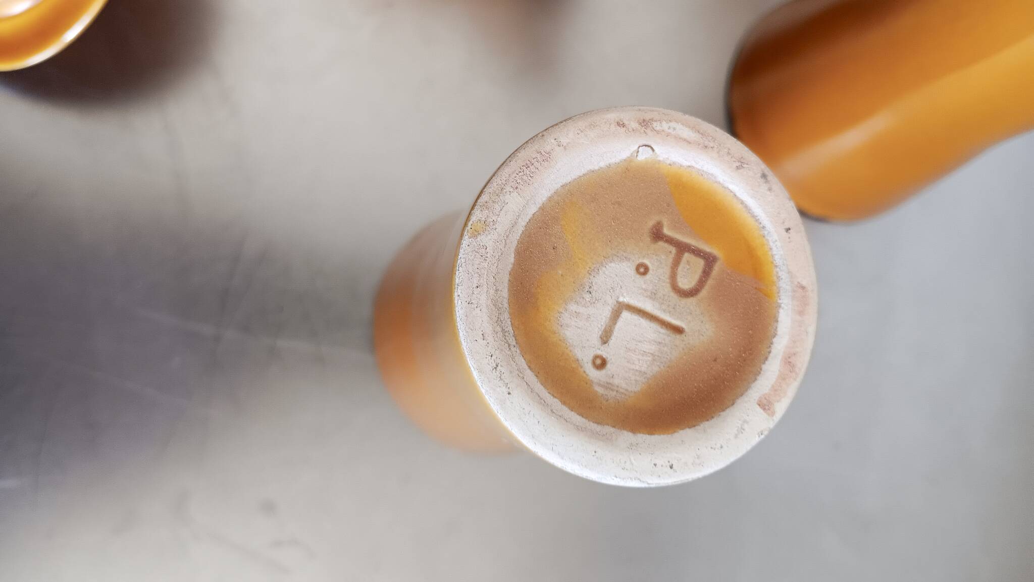 Poët Laval 8T brown ochre teapot with 7 orangeade or mazagrans glasses