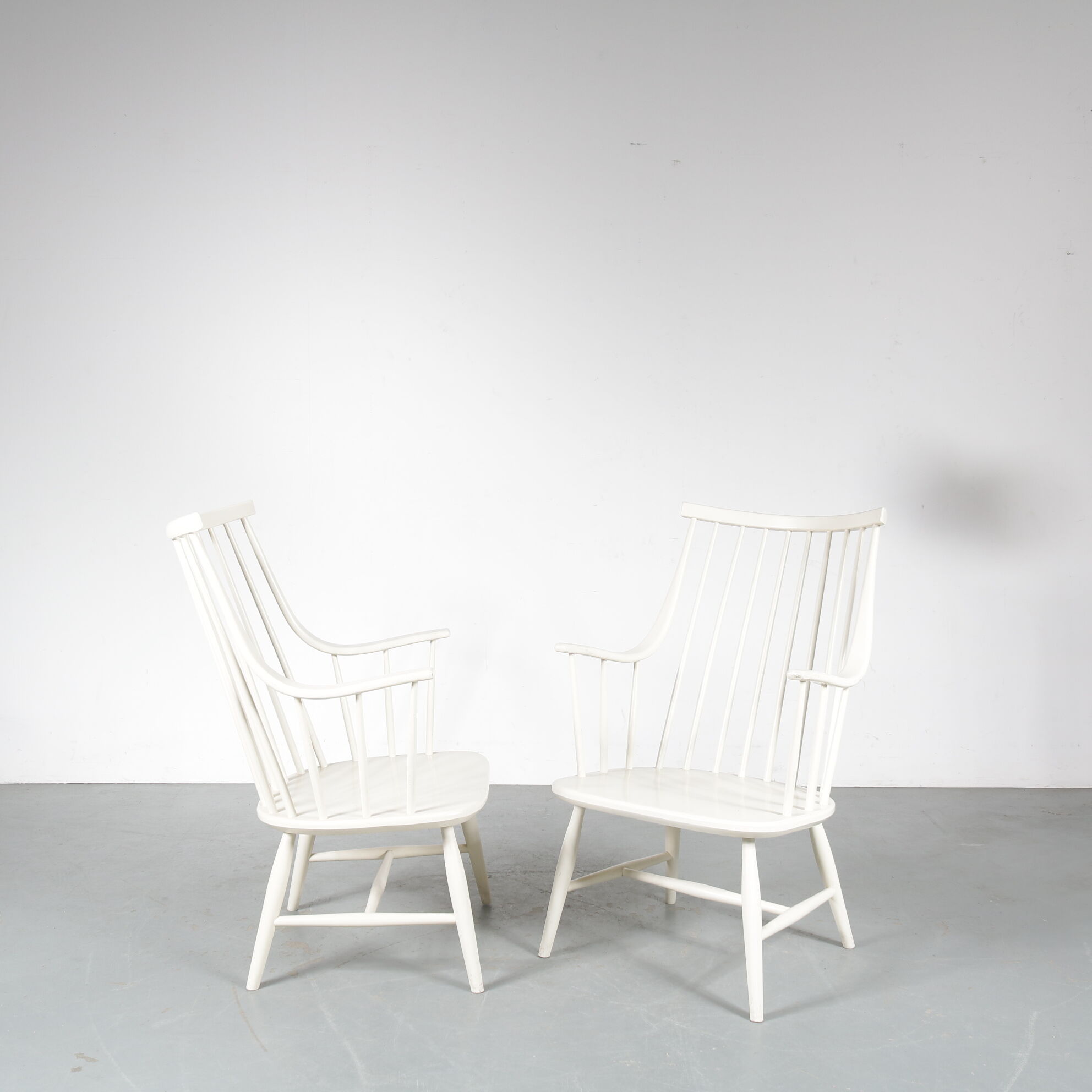 Paire de fauteuils par Lena Larsson fabriqué par Nesto en Suède 1950