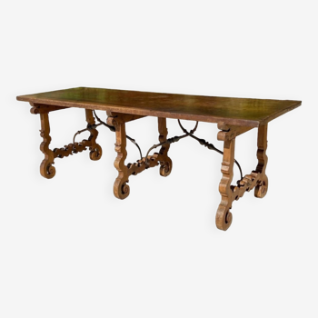 Large Spanish Walnut Table from the 17th century
