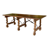 Table Espagnole en Noyer du XVIIe siècle