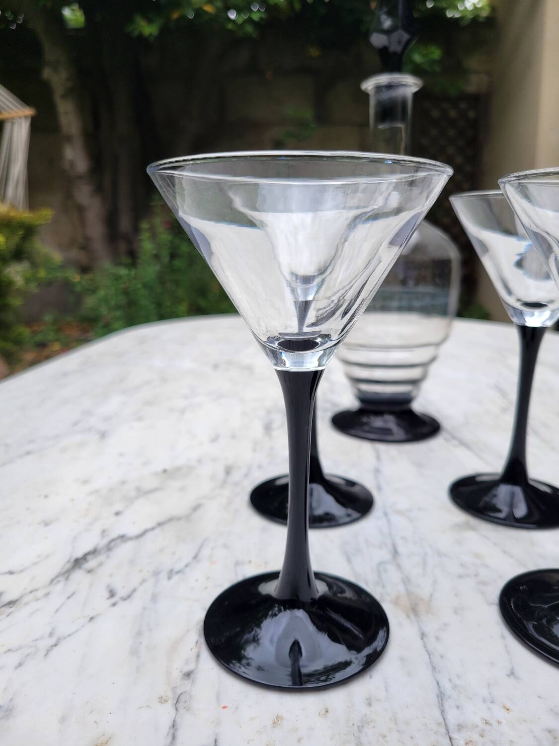 4 cocktail glasses and matching carafe