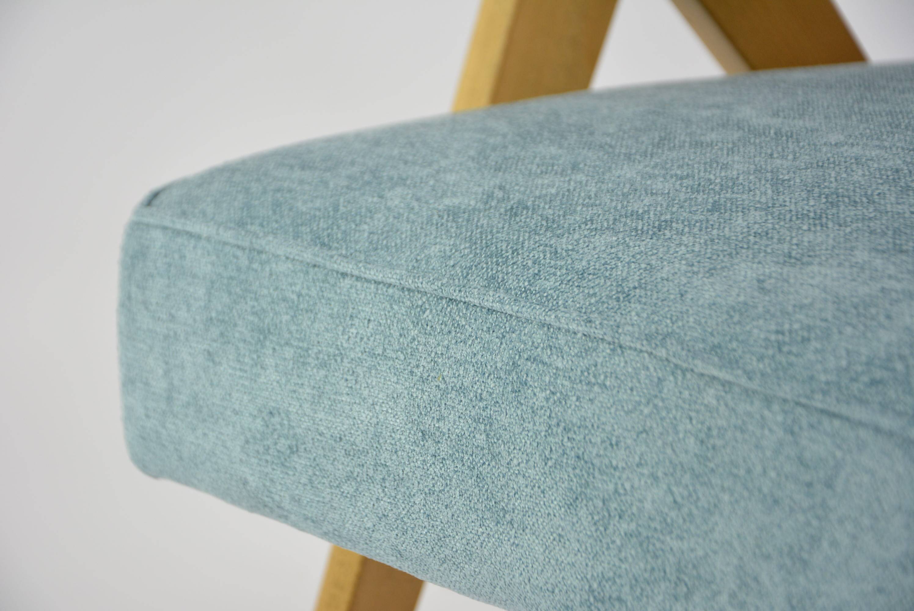 Kompas sky blue tulle armchair