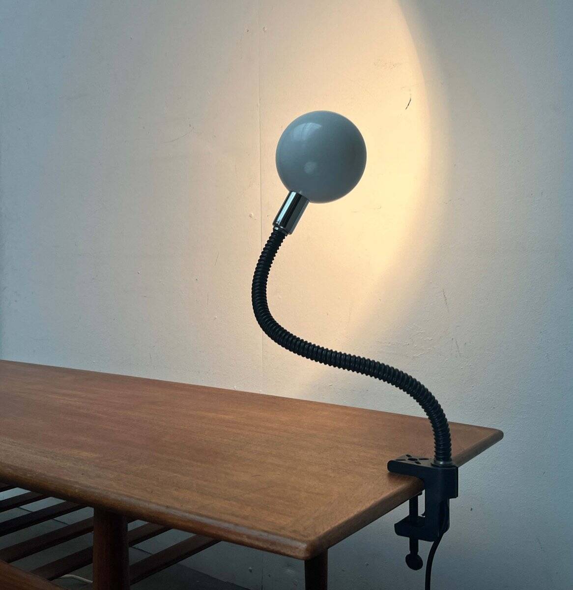 Cobra Snake clamp table lamp from the space age, 1970s