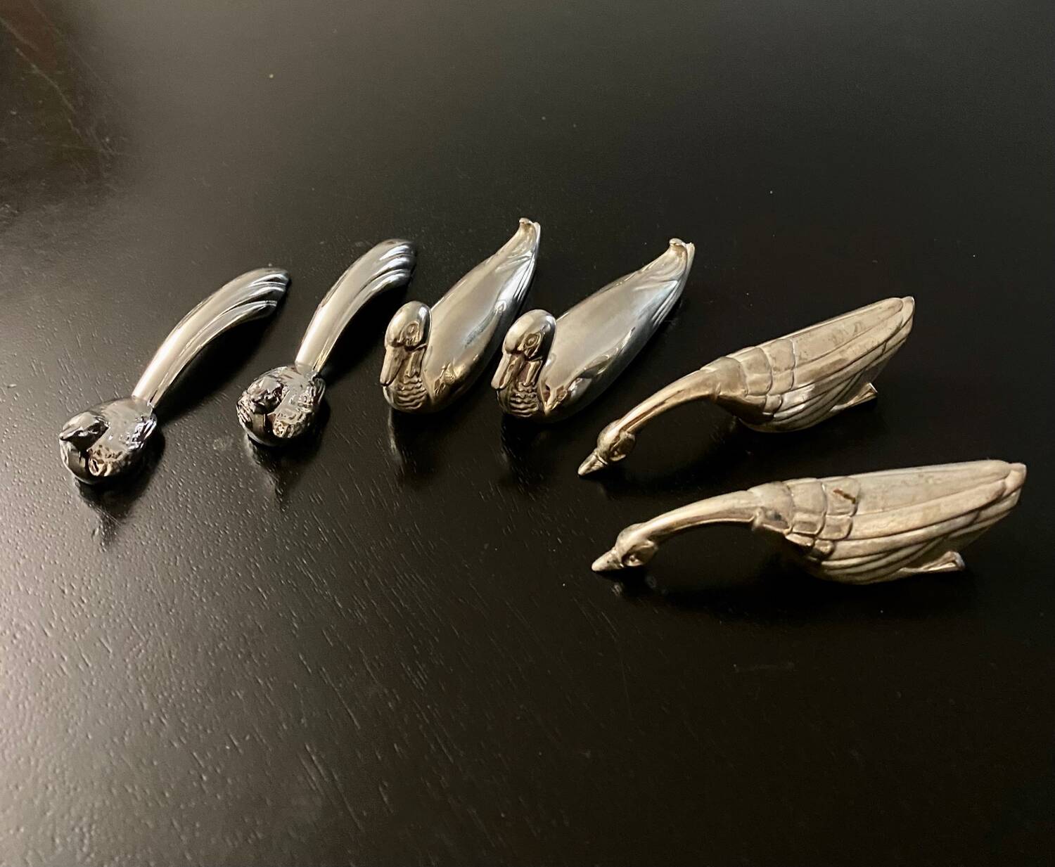 6 different animal knife holders, made of metal