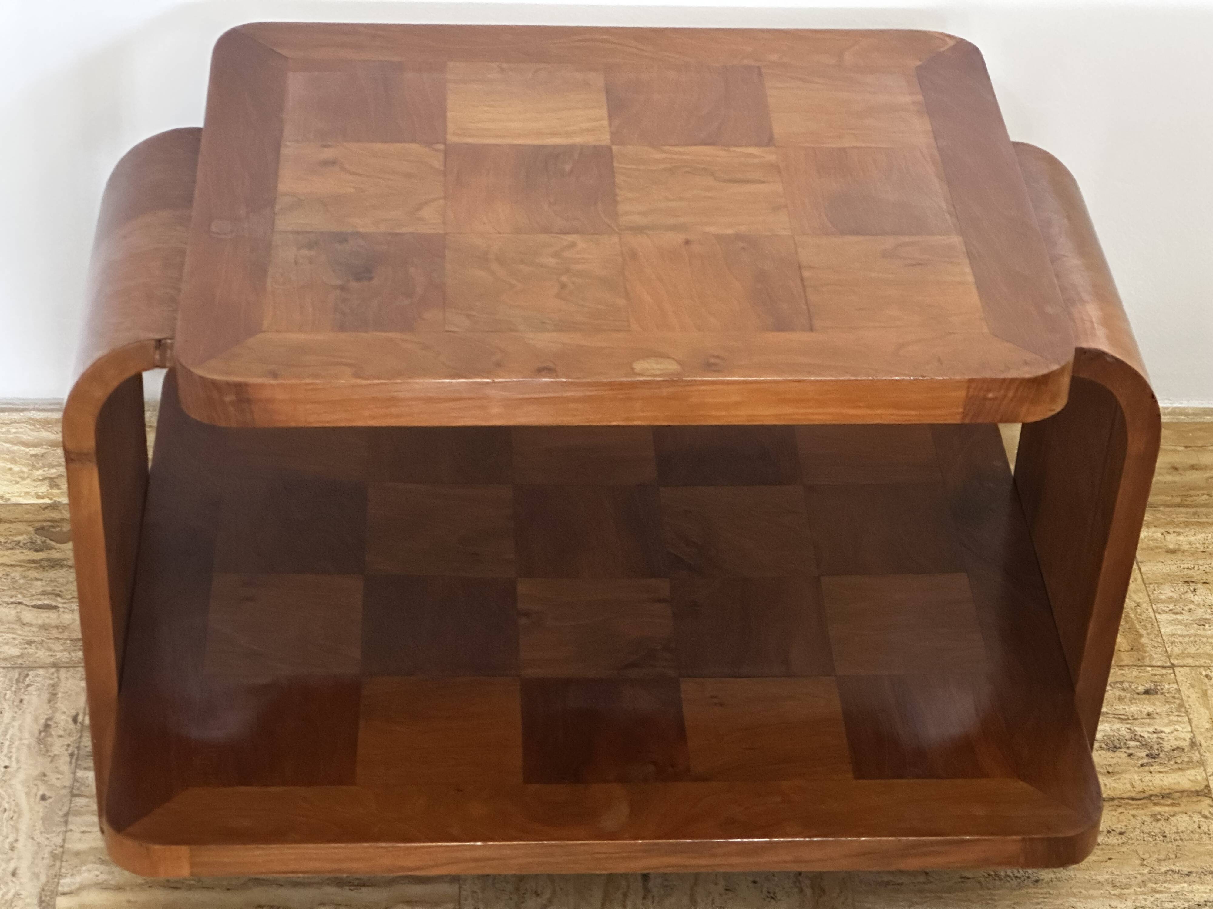 1930s Art Deco side table in marquetry walnut