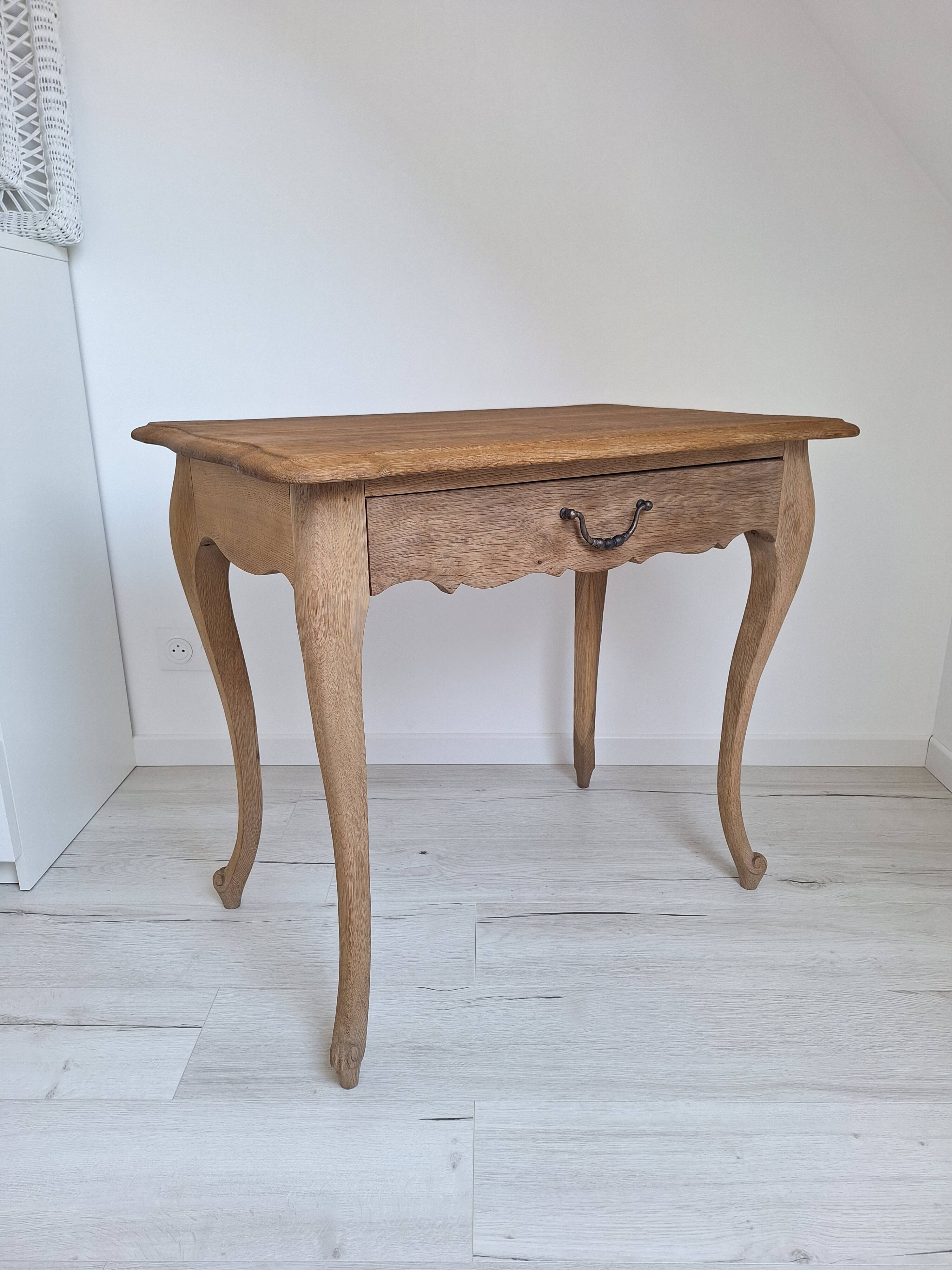 Occasional table, antique desk in solid oak in Louis XV style.