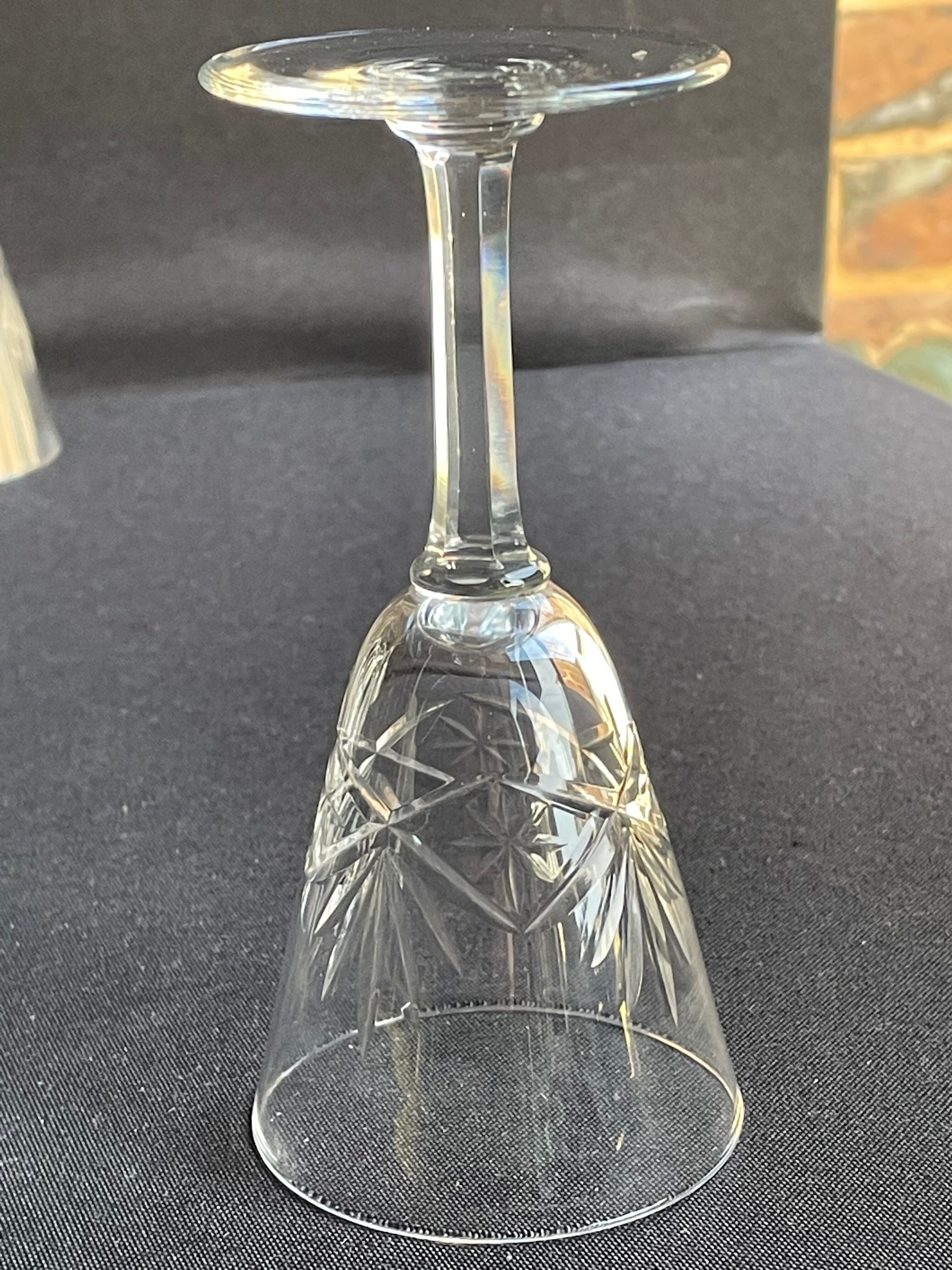 Liquor glasses (12) - art deco - cut and blown crystal