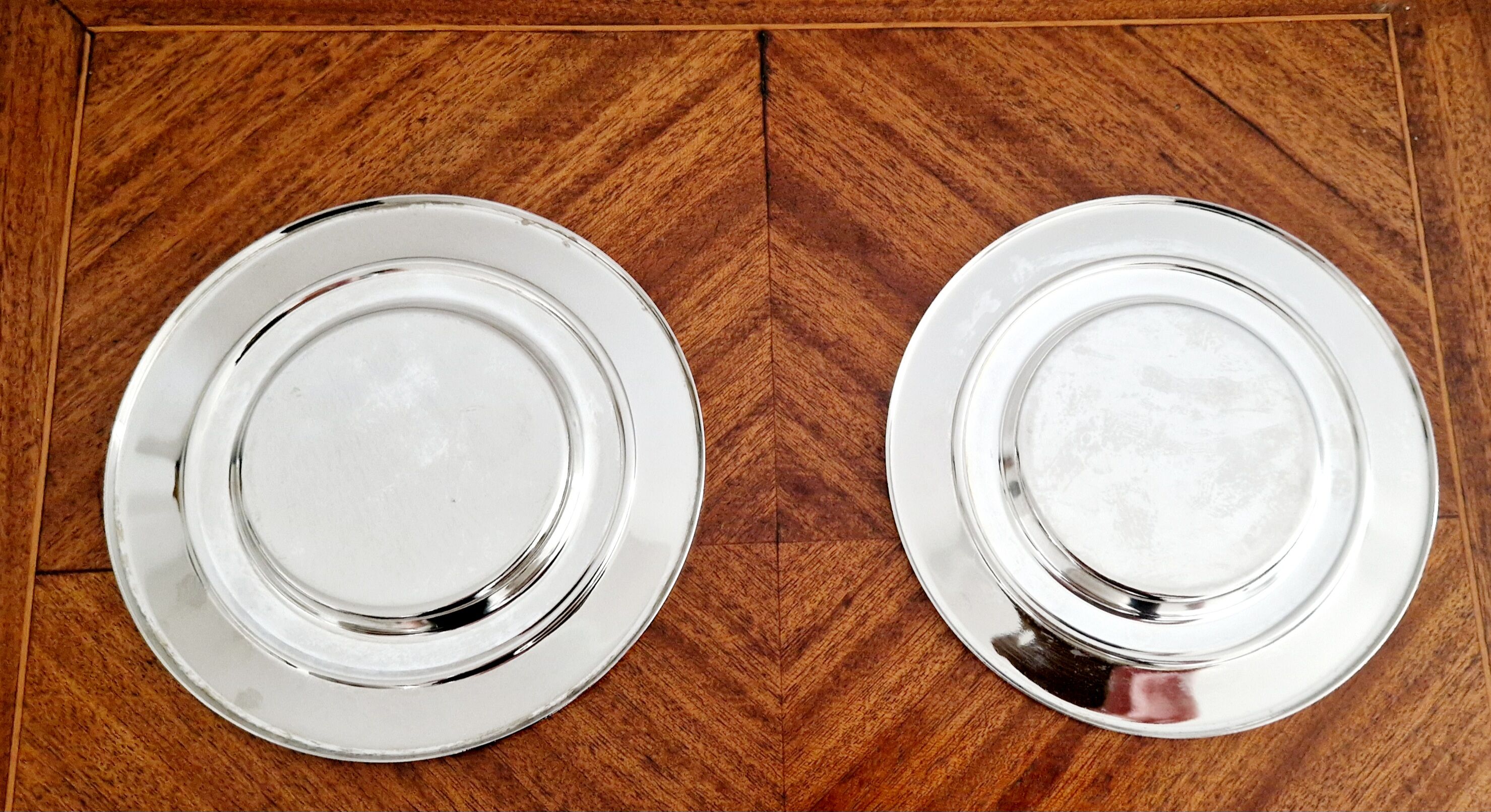 Individual butter dish in silver metal leaf decoration