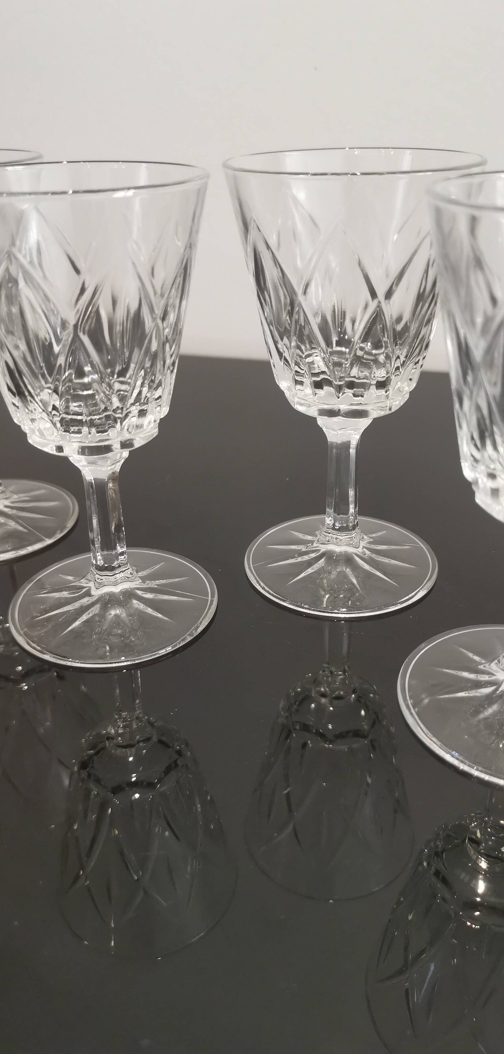 Set of 6 vintage chiseled crystal stemware