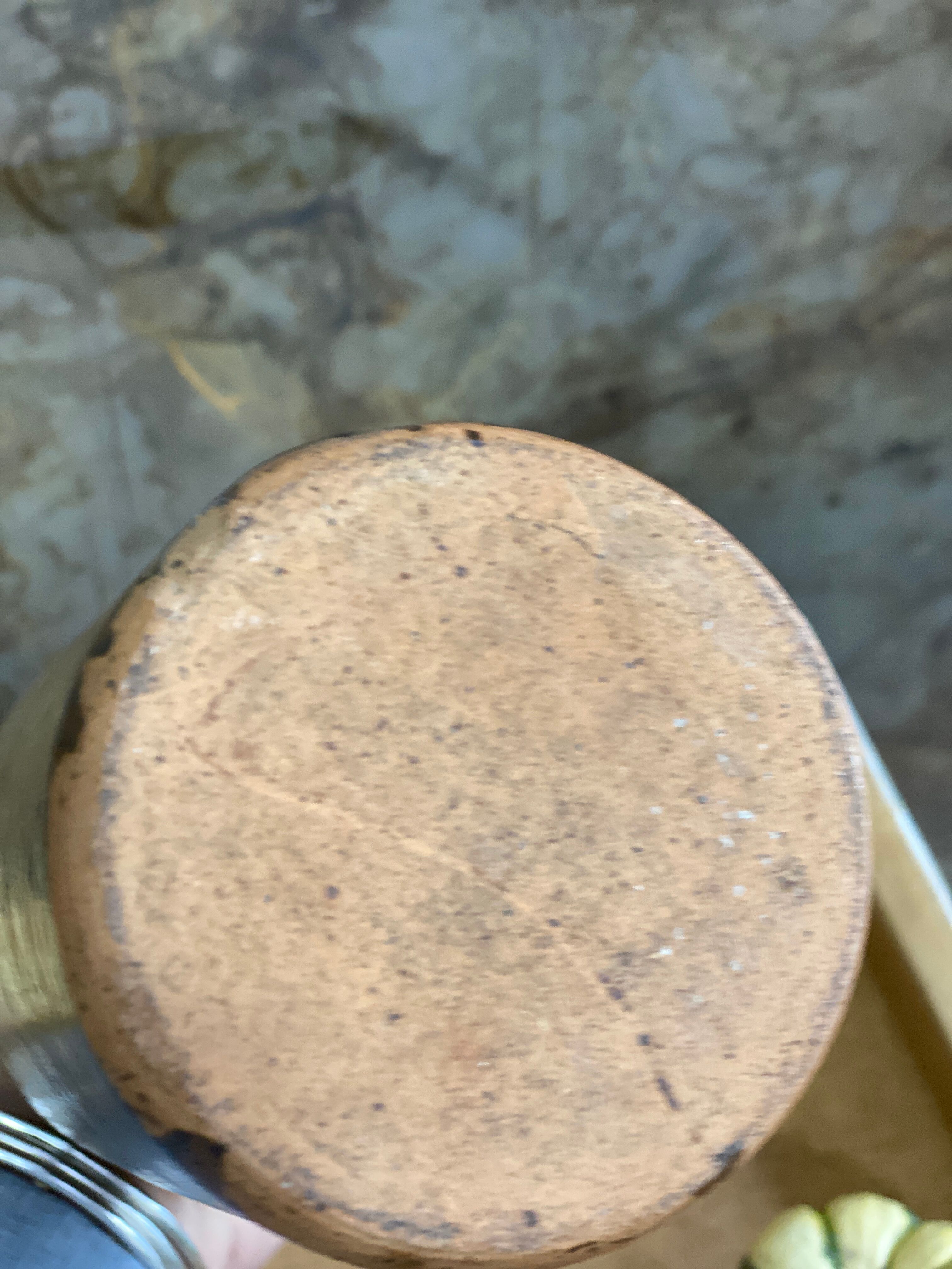 Vase made of raw wood