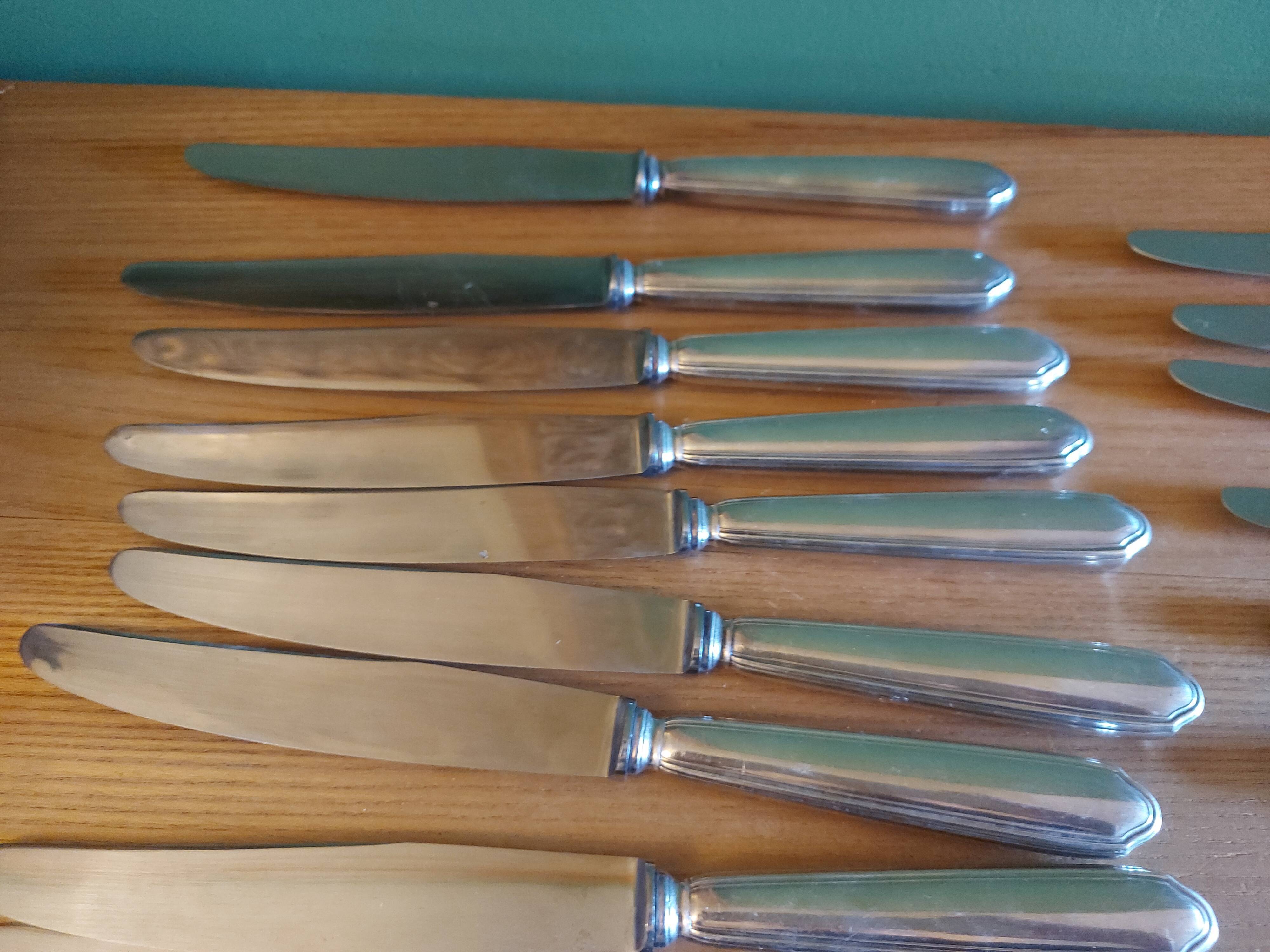 Box 24 silver metal knives, Ravinet Denfert