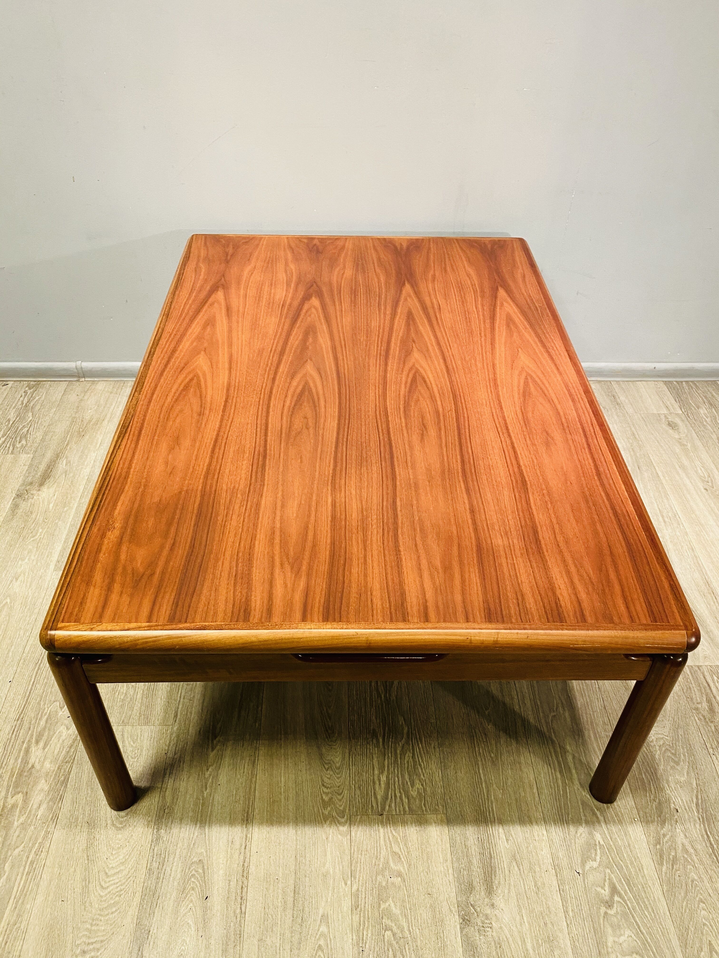 Table basse vintage années 1970