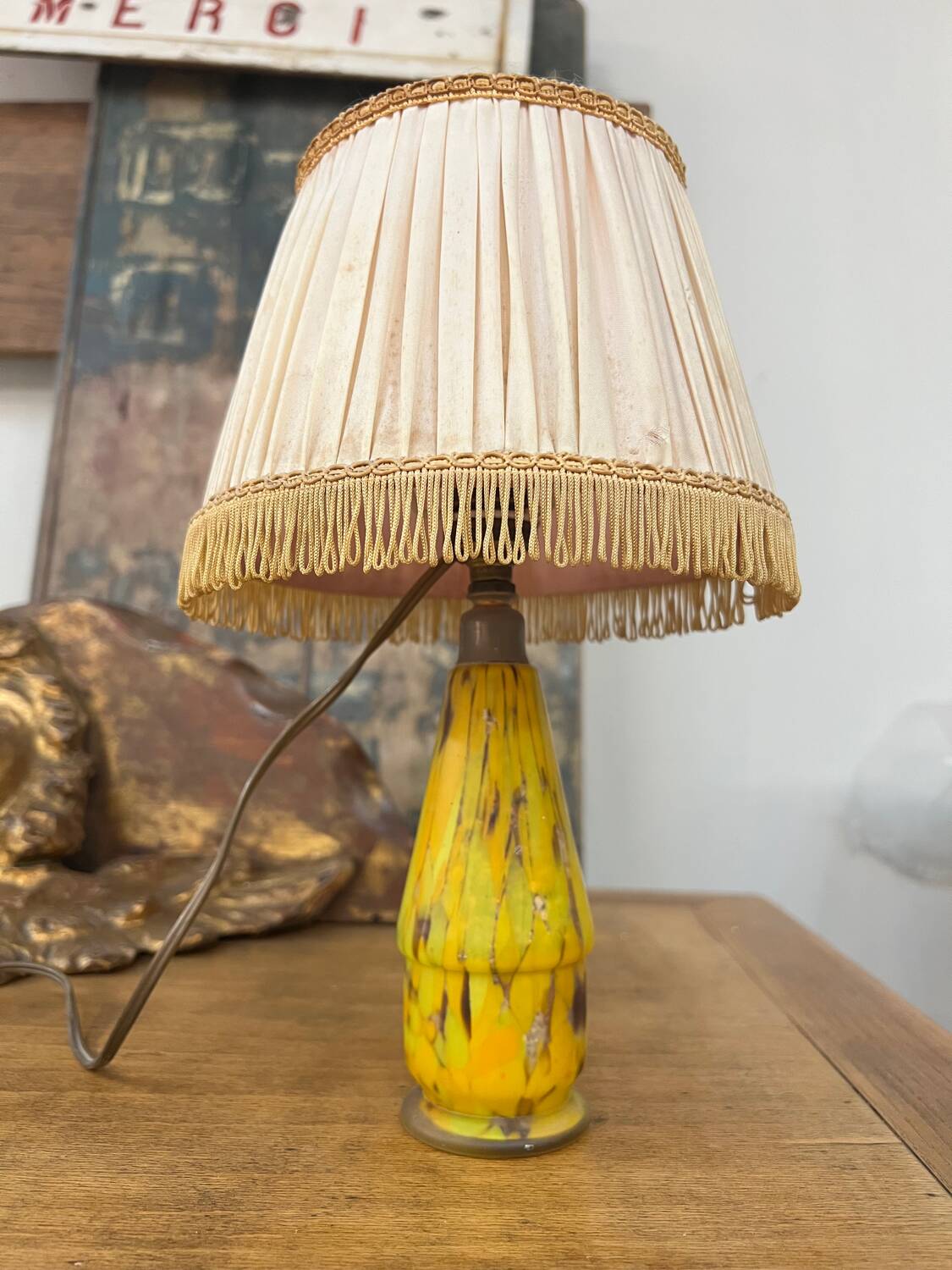 Ancienne petite lampe pâte de verre