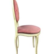Vintage medallion chair – Patinated wood & powder pink velvet