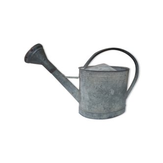 Zinc watering can