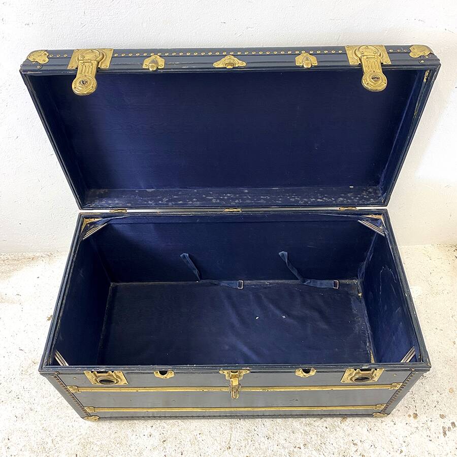 Travel trunk 1930