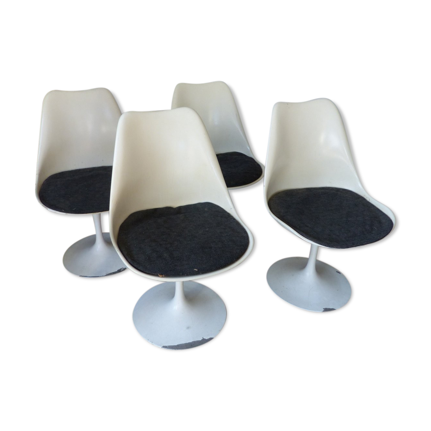 Series of 4 tulip chairs by Eero Saarinen for Knoll