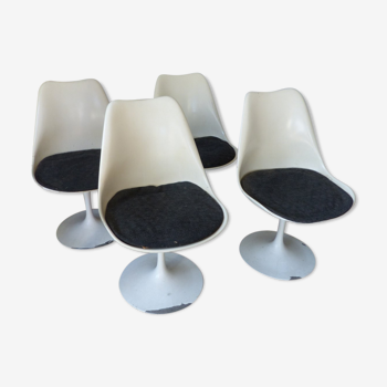 Series of 4 tulip chairs by Eero Saarinen for Knoll