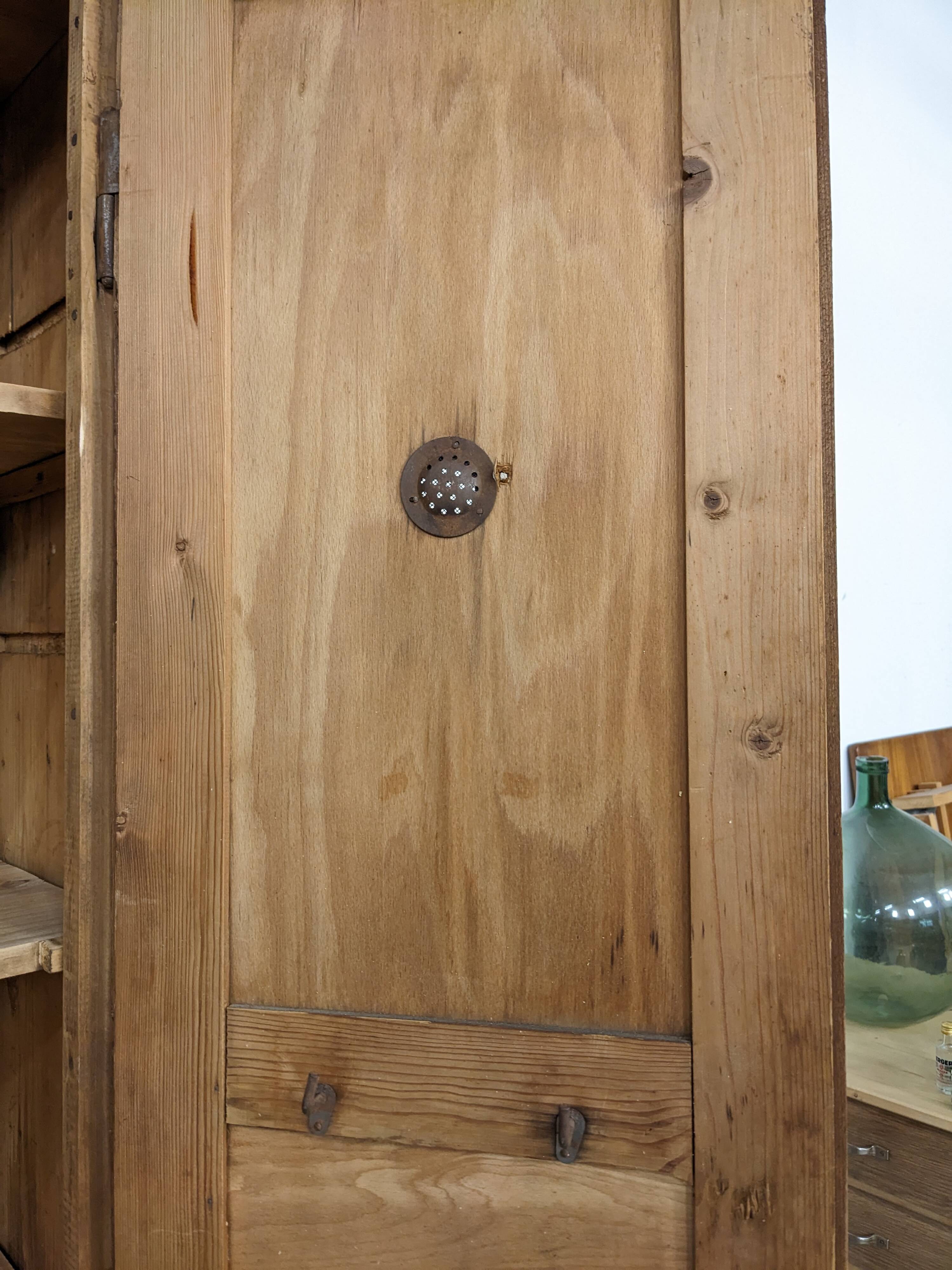 Armoire ancienne