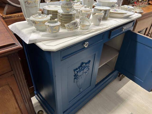 Refurbished blue buffet