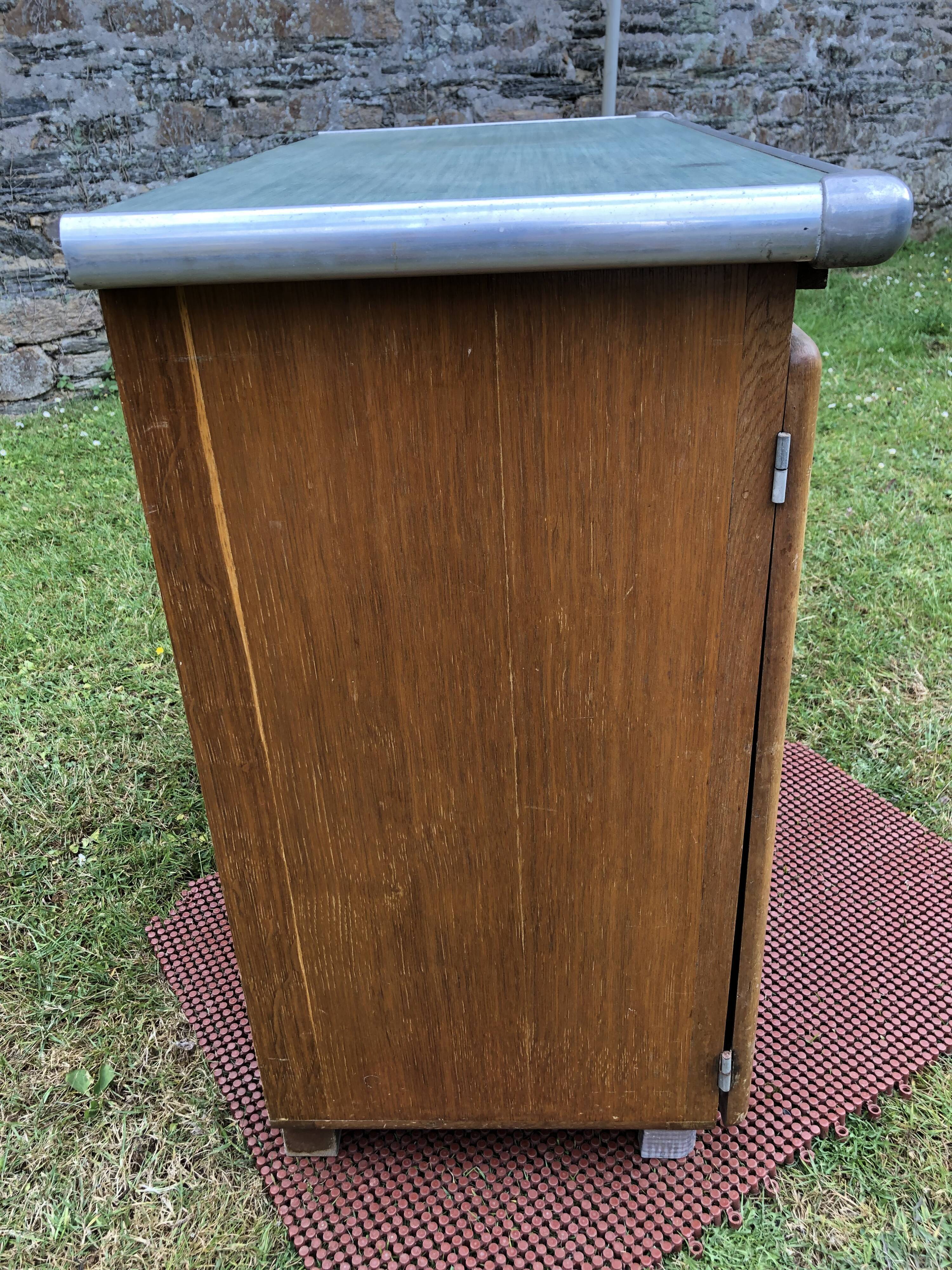 Buffet Mado vintage à 2 portes et 1 tirette en cp chêne.