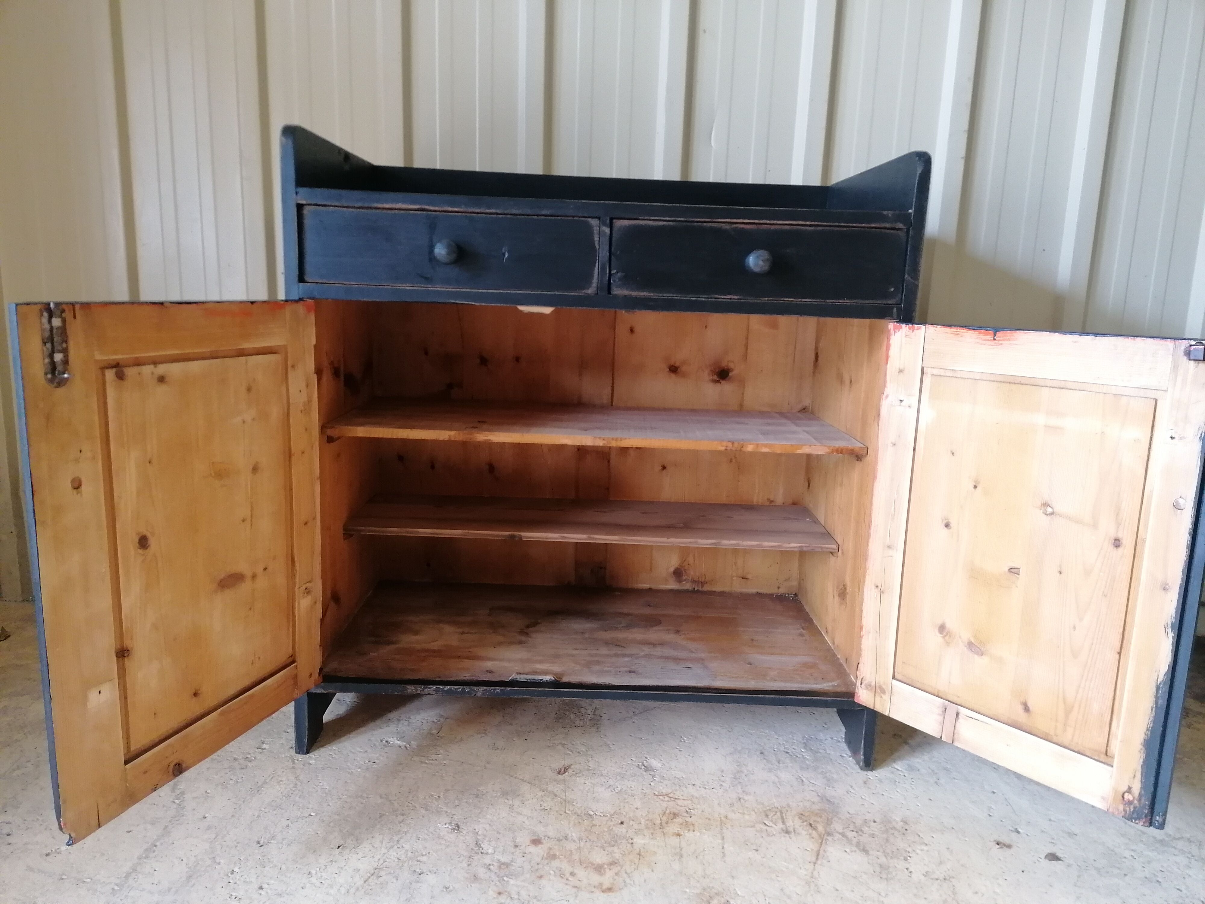 Low wooden entrance furniture