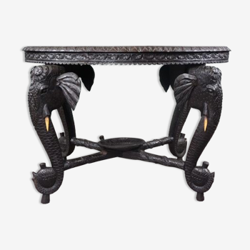 Table d'éléphant anglo-indienne / birmane en bois sculpté à la main fin XIXe