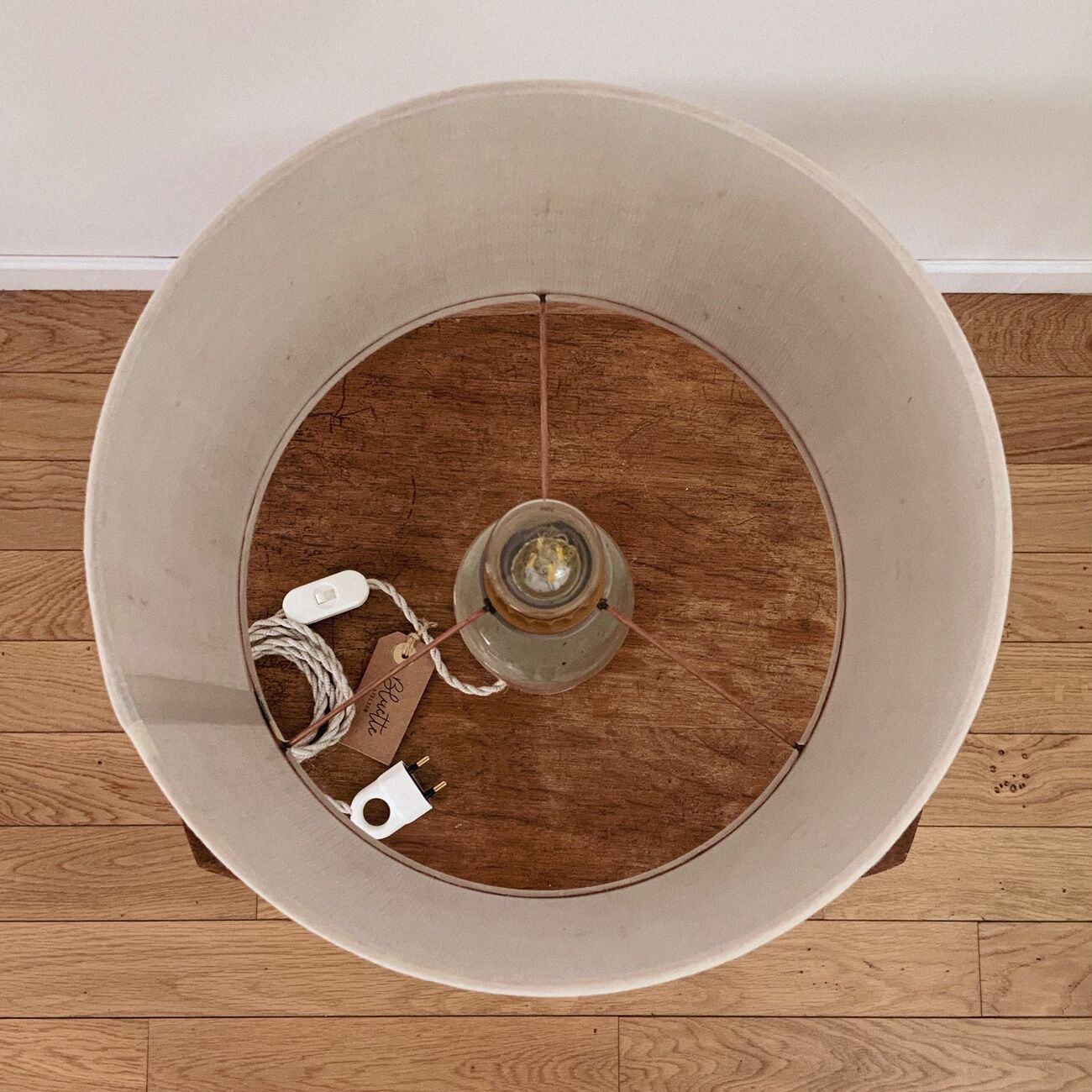 Lampe Grès et jute tissée