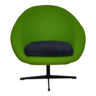 Shell armchair on a swivel leg, 1960s