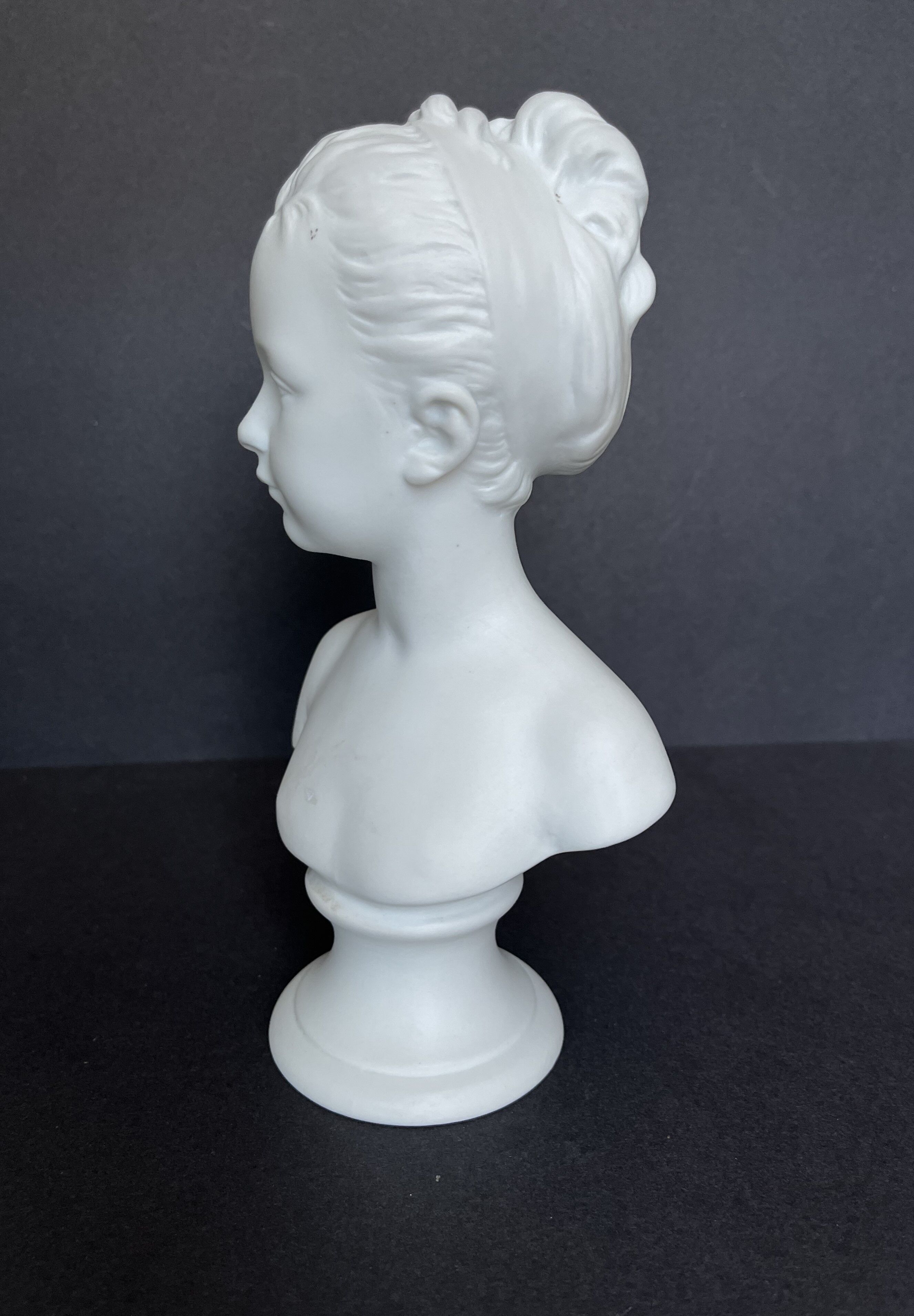 Biscuit bust of Houdon